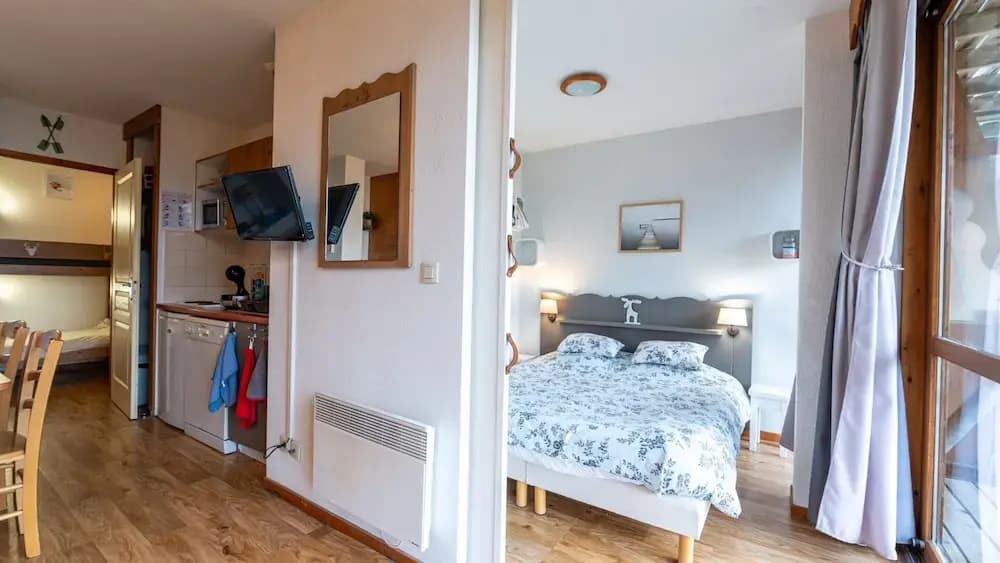 Apartment in Chamrousse Near ski Slope - Photo 2