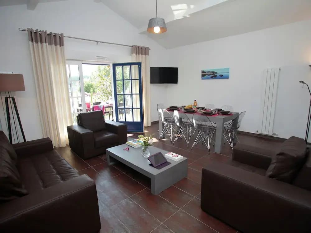 Villa in Basque Style Near Sea - Photo 4