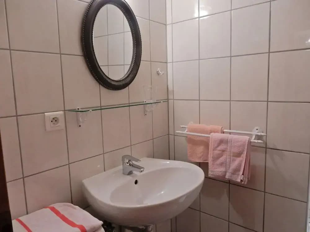Apartment in Riquewihr Near Vineyards - Miniature 8