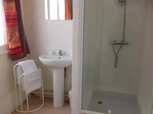 Hotel du Centre - Photo 1