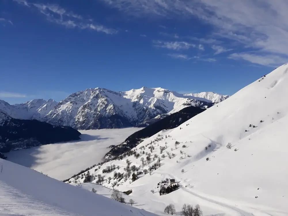 Compact & Convenient Alpine Stay - Photo 2