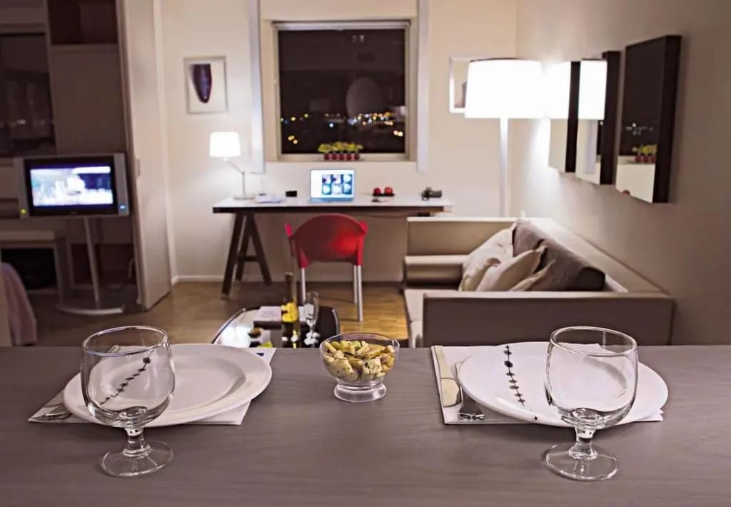 Standing Hotel Suites - Photo 1