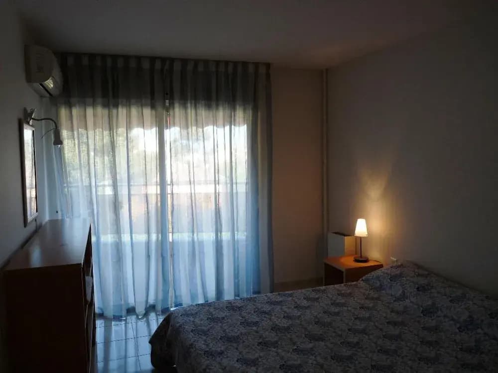 Two Bedroom Apartment Near the Beach in Cannes Terrace and Aircon - 814 - Miniature 7