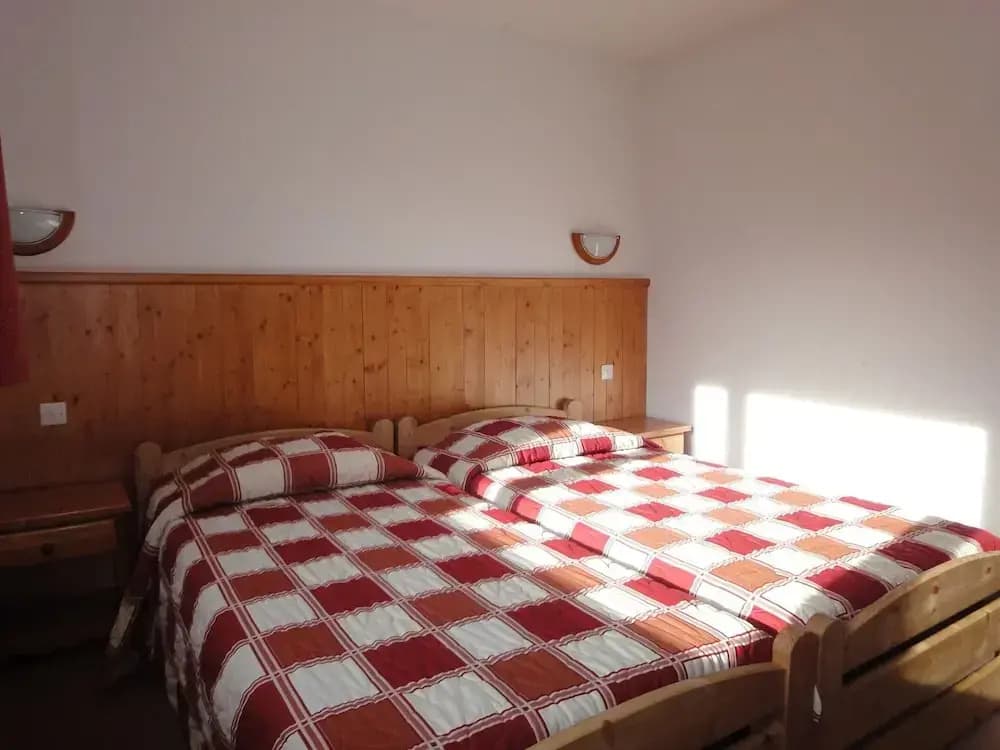 Stylish Apartment in Meribel - Photo 2