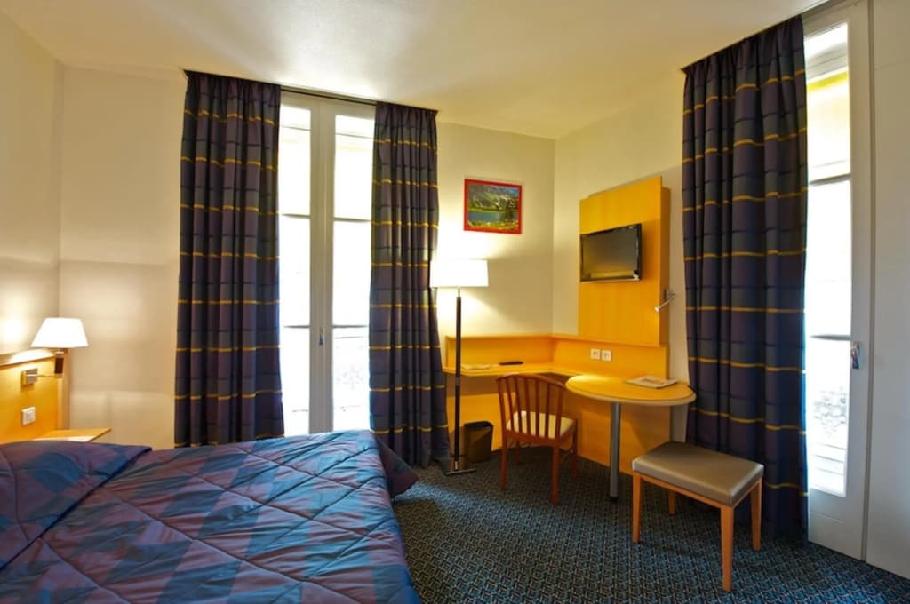 Hotel Le Bourbon - Photo 3