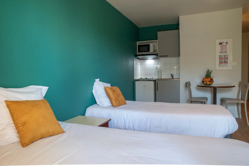 Terres de France - Appart’Hôtel Brest Pasteur - Photo 3