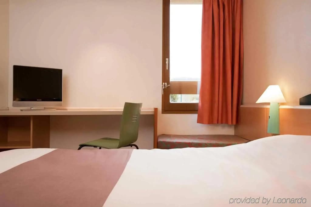 ibis Creil Sur Oise - Photo 2