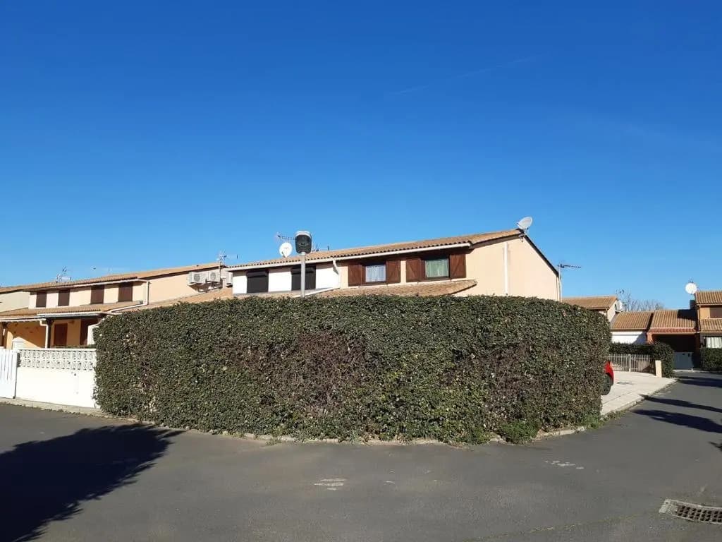 Domaine de vacances à 600m de la plage villa climatisée 2 chambres 4 couchages WIFI terrasse parking animations et piscine...