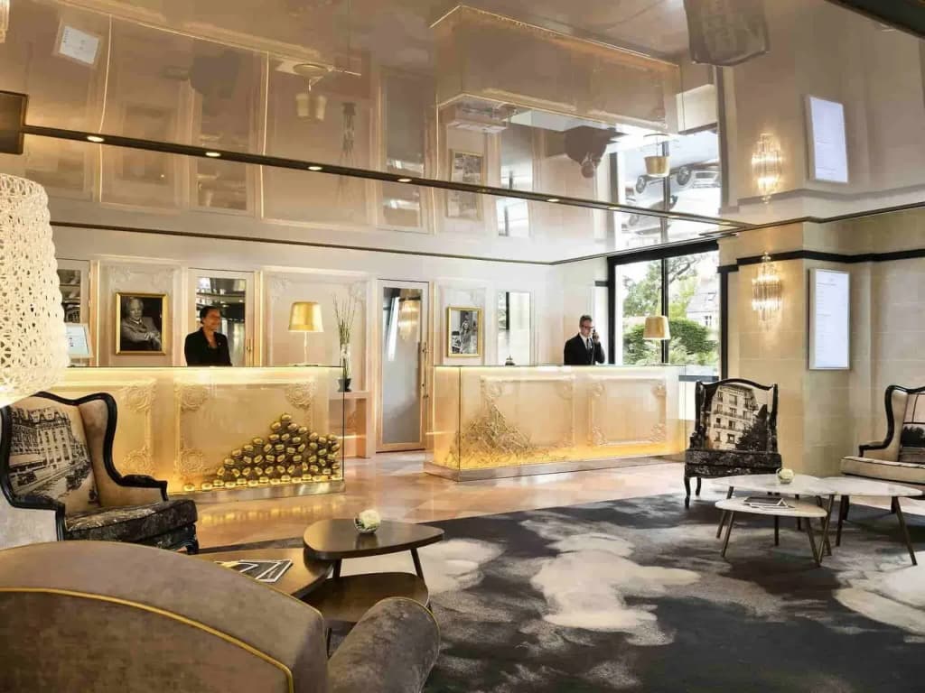 Hôtel Barrière l'Hermitage - Photo 2