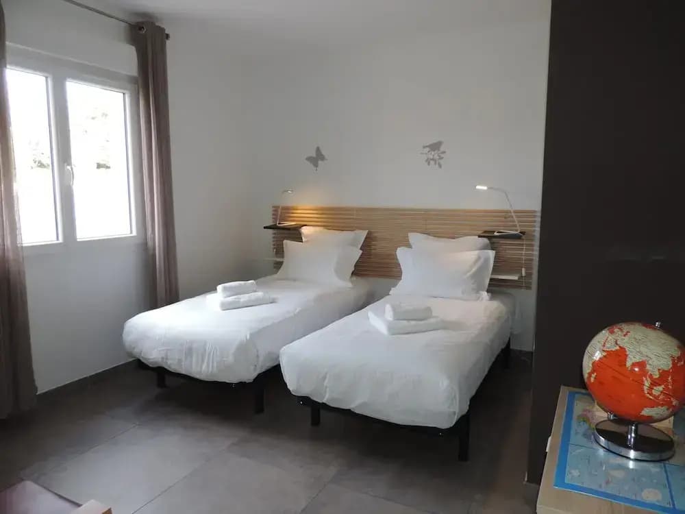 Attractive Holiday Home With Private Pool - Photo 5