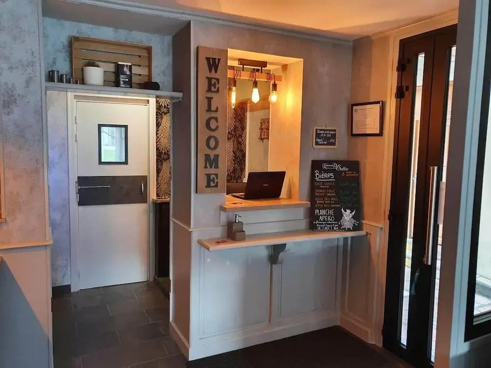 Hotel Le Commerce - Photo 5
