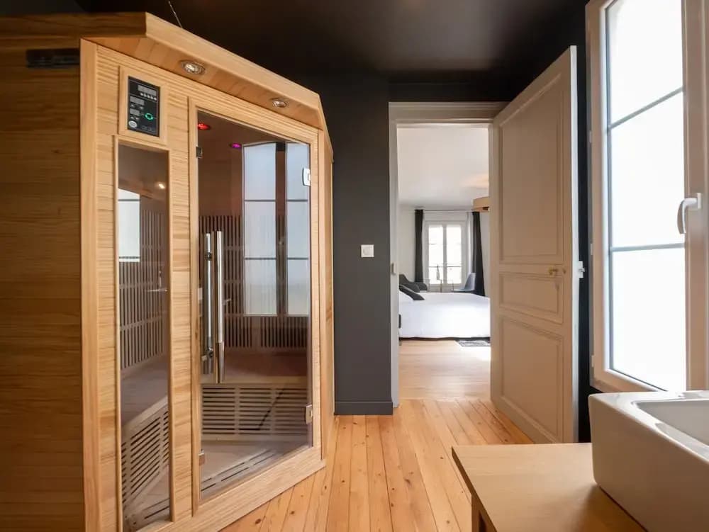 Relax & Recharge: Elegant Home With Sauna - Photo 4