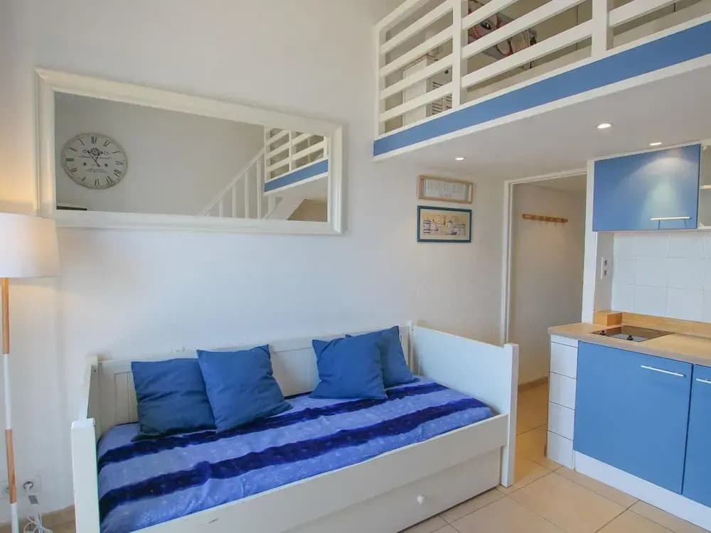 Comfortable Holiday Home Near the Beach - Photo 3