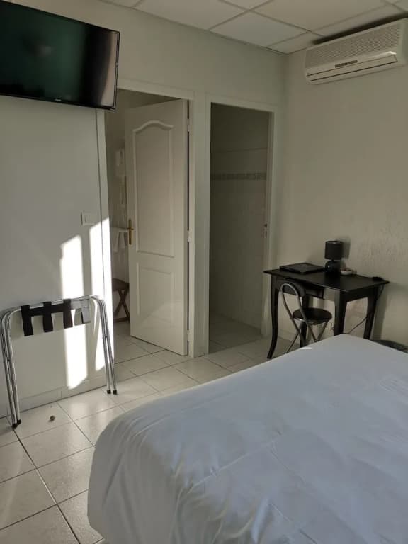 Le Carry Hôtel - Miniature 6
