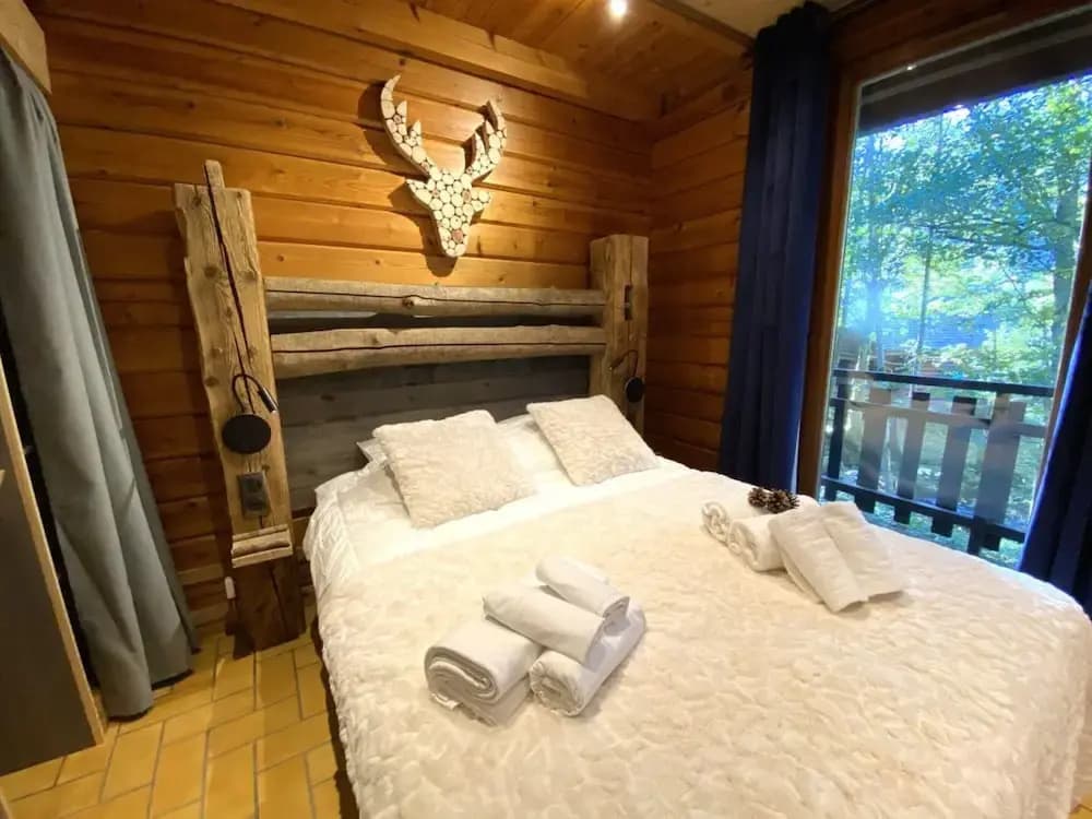 LE Renne Chalet en Bois au Calme Avec SPA Jacuzzi - Photo 3