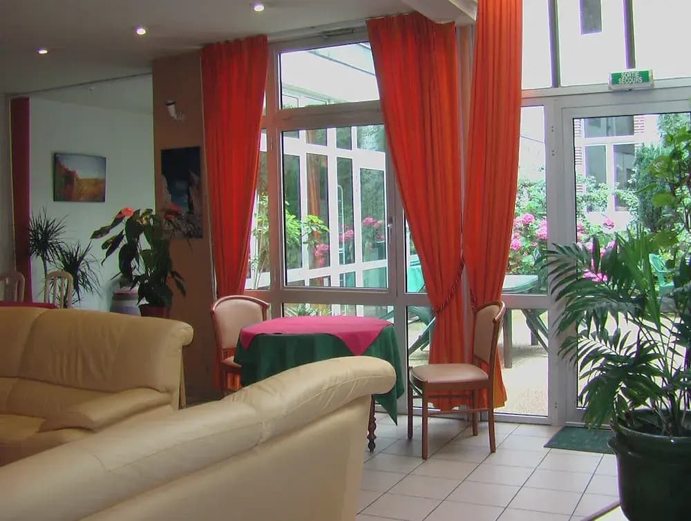 Hotel Restaurant Les Edelweiss - Photo 1