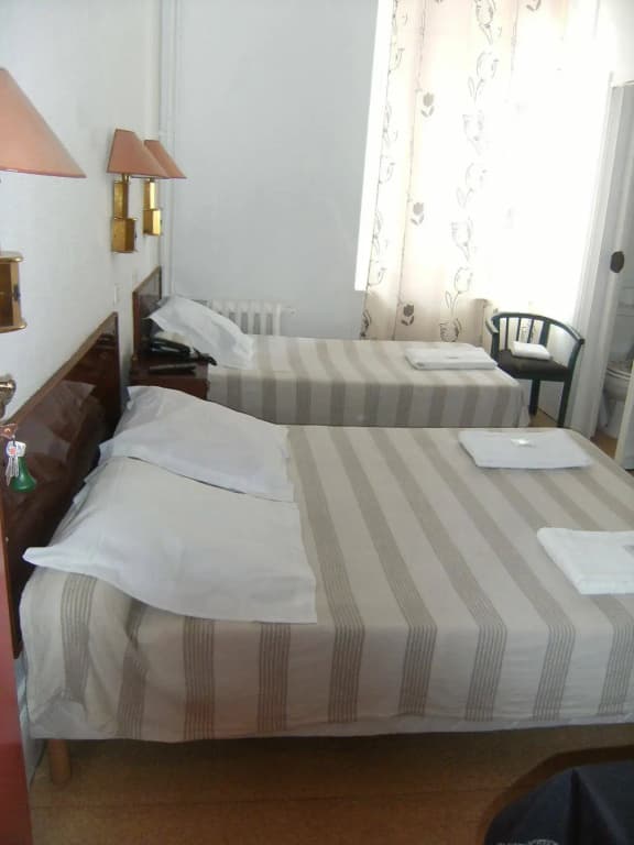 Hotel d'Alsace - Photo 4