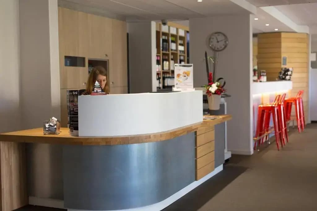 Brit Hotel Toulouse Colomiers - L'Esplanade - Photo 2