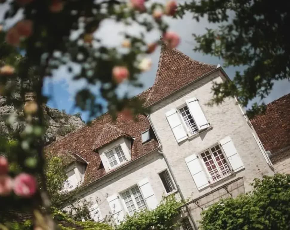 Logis Hôtel Domaine les Falaises - Photo 1