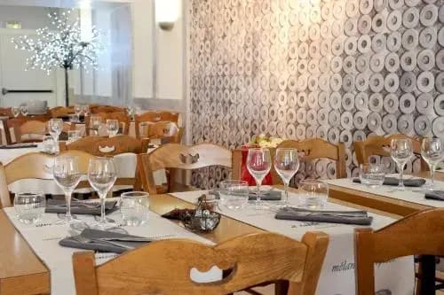 Hôtel Restaurant Le Trinquet - Photo 2