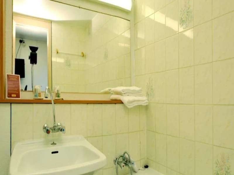 Comfort Hotel Emerainville Marne-La-Vallee - Miniature 8