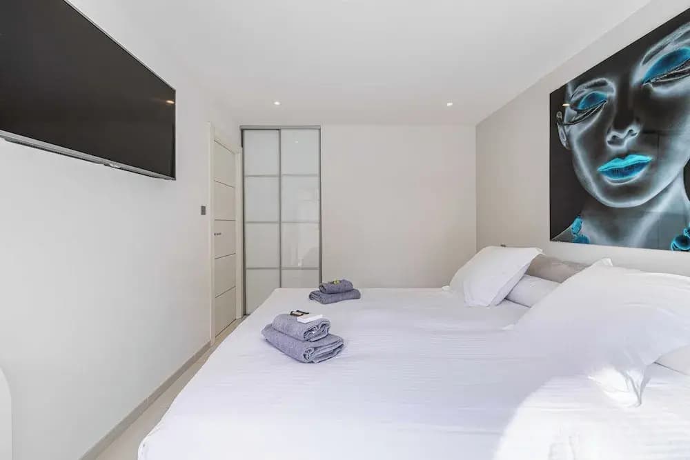 Beautiful 2P Apartment With Sunny Terrace - Photo 2