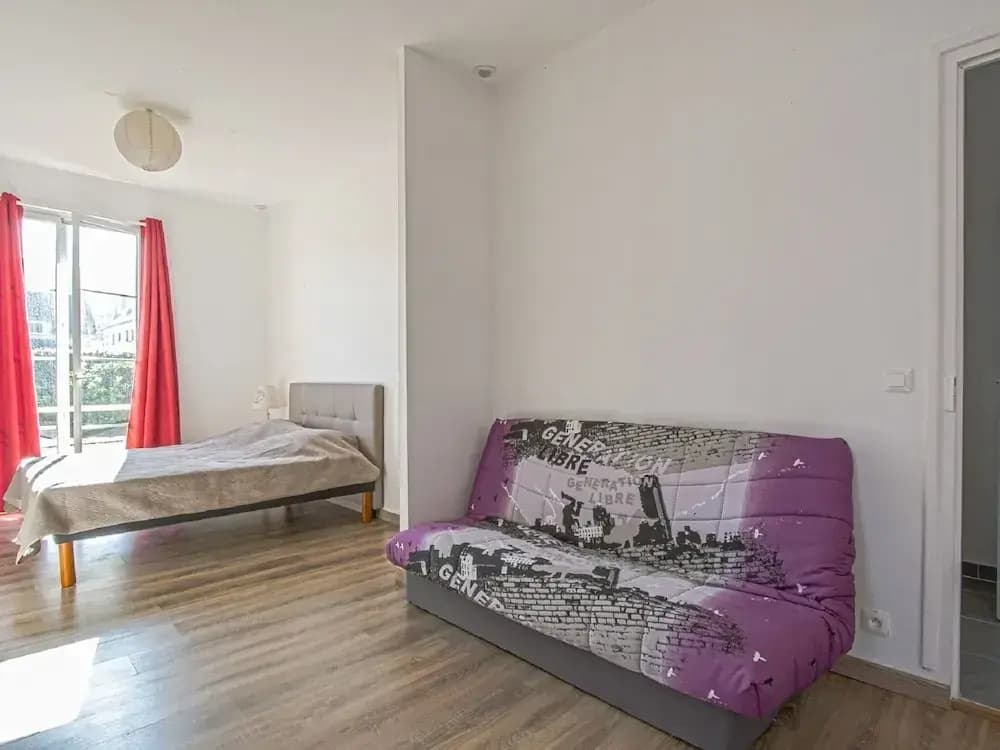 Spacious Holiday Home in Aure sur Mer With Garden - Photo 1