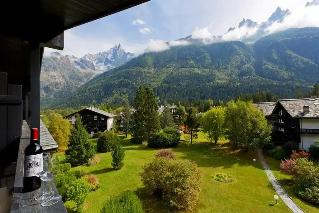 APARTMENT LES DRUS - Alpes Travel - Chamonix - Sleeps 8 - Photo 1