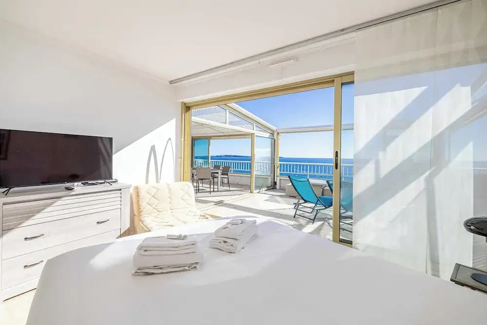 Bright Apartment With Terrace and Sea View - Photo 2