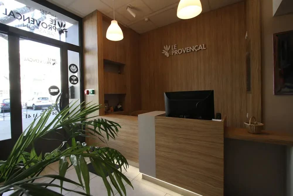 Hôtel Le Provencal - Photo 2