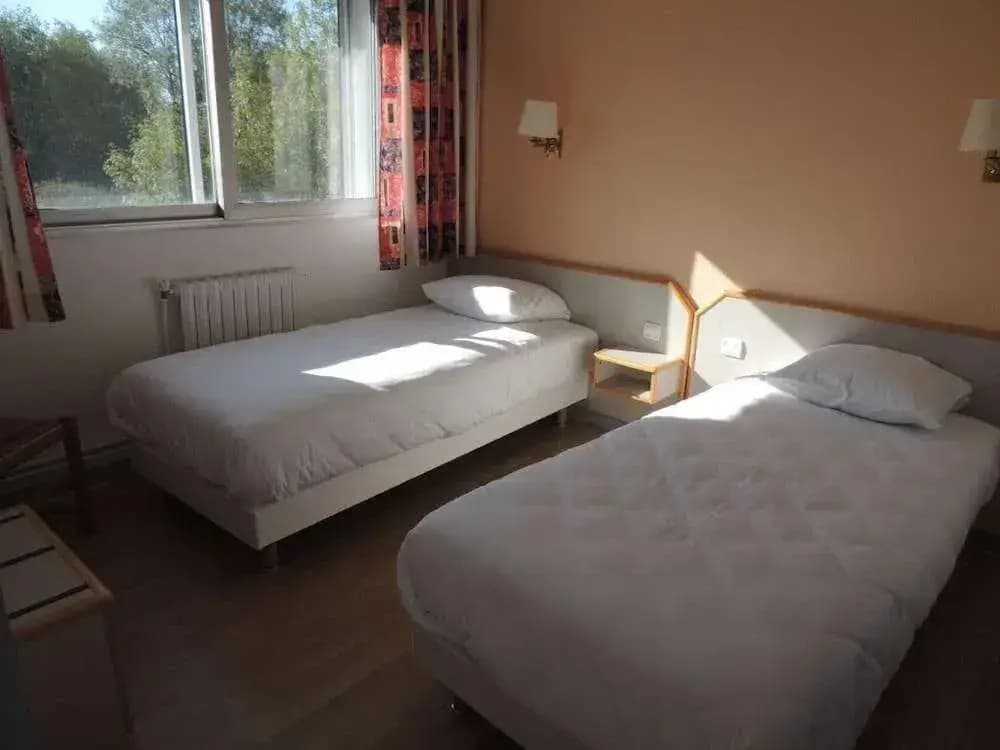 Hotel Le Sully - Photo 3