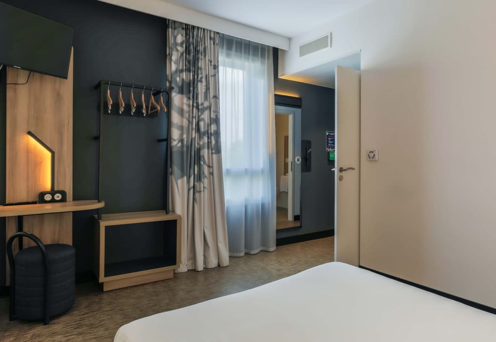 B&B HOTEL Thionville Centre Gare - Photo 4