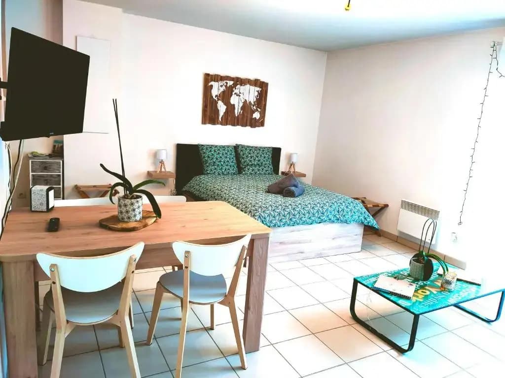 • Superbe appartement 2 à 4 personnes de 33m² en rez-de-chaussée • - Photo 1