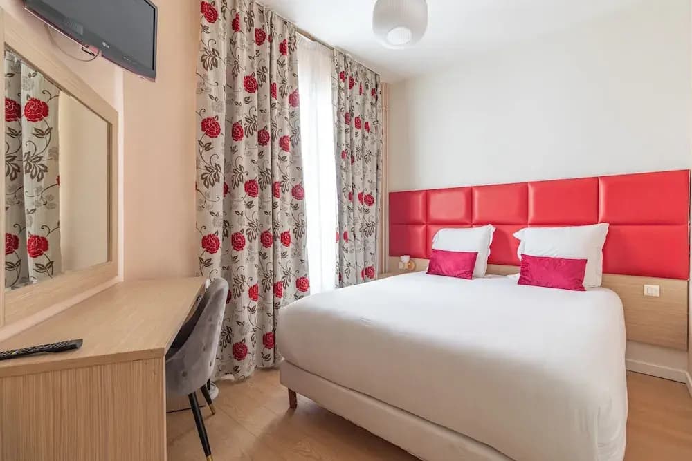 Hotel Riviera - Photo 4