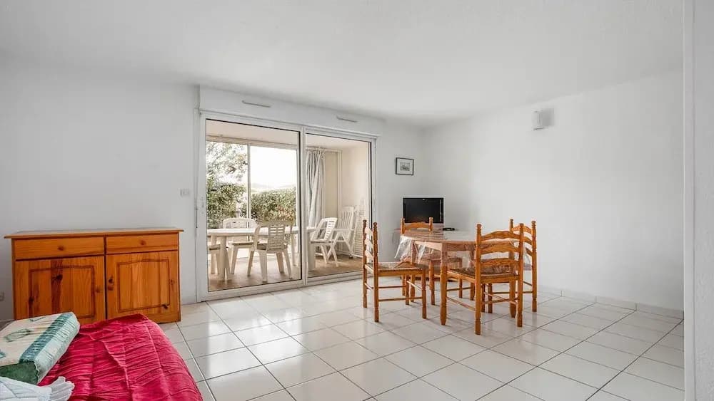 Charming Coastal Escape in Agde - Photo 5