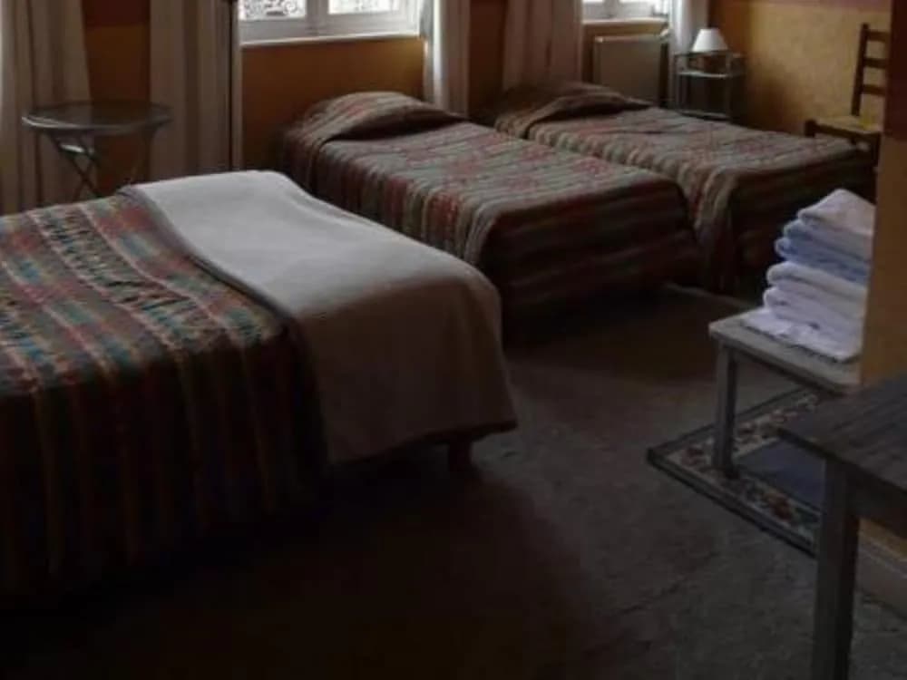 Hôtel Henri IV - Photo 2