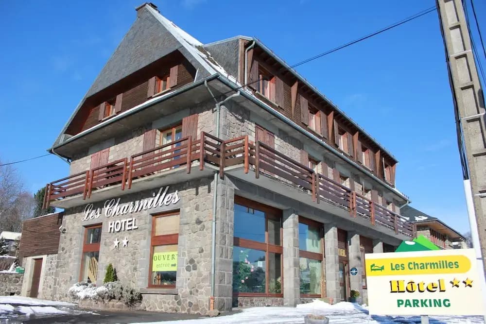 Hôtel les Charmilles - Photo 1