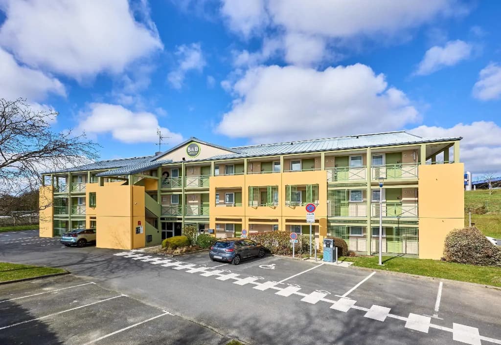 B&B HOTEL Cherbourg - Photo 1
