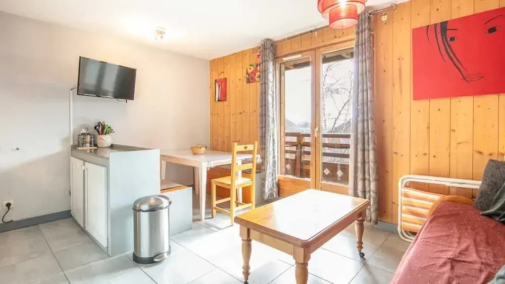 Mountain-view Apartment for 6 Guests - Photo 4