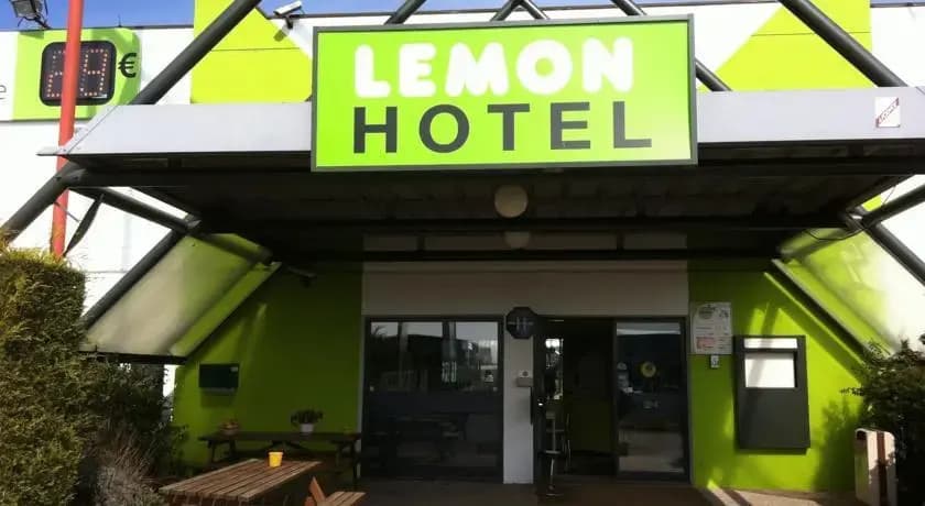 Lemon Hotel Dreux Chartres - Miniature 8