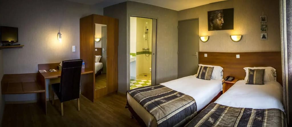Brit Hotel Confort Azur Cholet Nord - Miniature 6