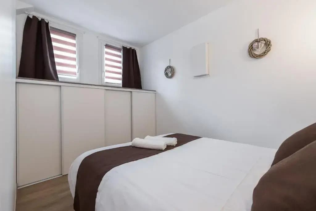 Sleep in Antibes City Center - Photo 2