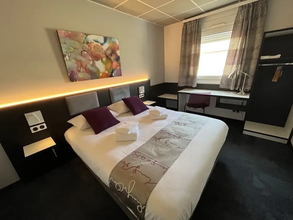 Brit Hotel Le Vesoul - Miniature 7