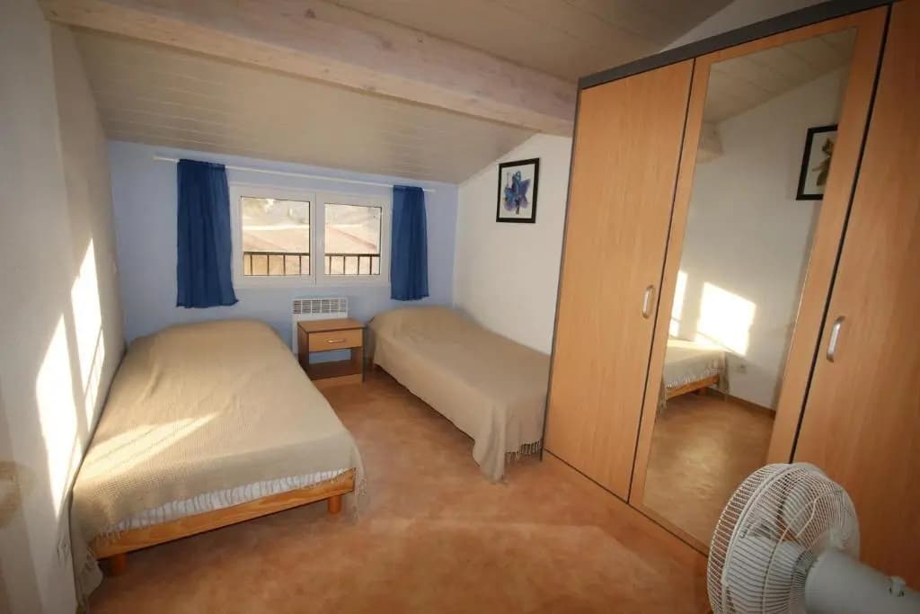 Belle villa climatisée 4 chambres 10 couchages 2 terrasses parking privatif dans résidence sécurisée piscine commune 800 m...