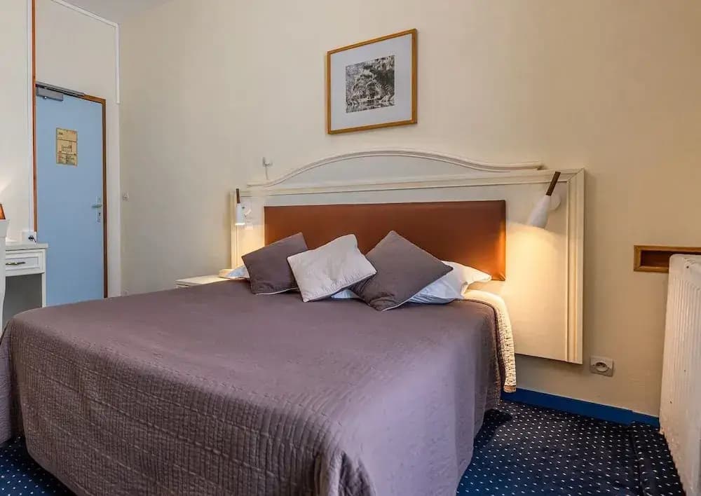 Logis Hotel Central Montargis - Photo 2
