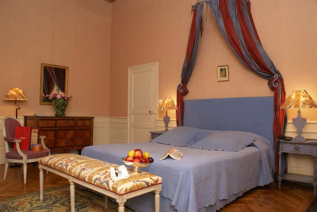Le Château de Reignac - Miniature 7