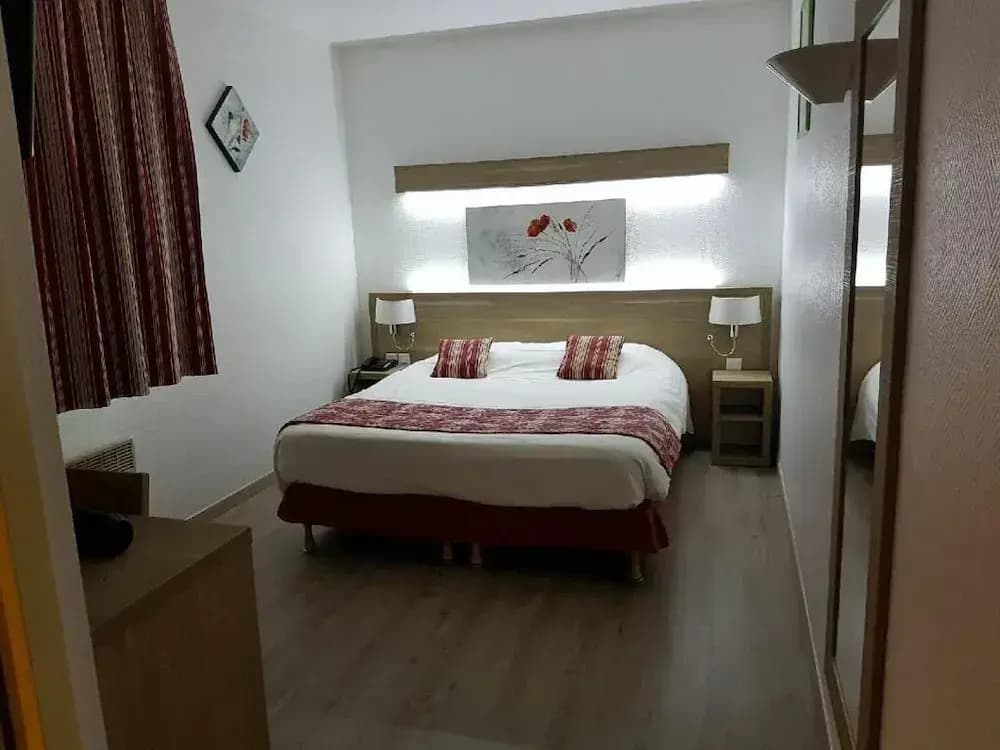 Contact Hotel Utah Beach Carentan - Photo 4