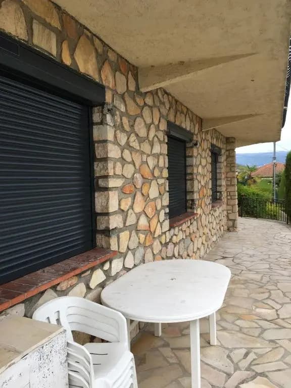 Bas de Villa avec vue dégagée - Photo 1
