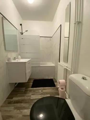 Bel Appartement Avec Parking Gratuit - Miniature 7