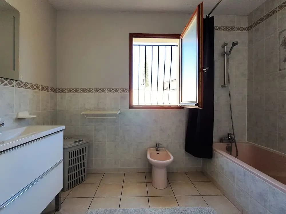Pretty Villa With Above Ground Pool - Miniature 7
